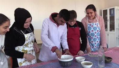Batman’da özel öğrenciler seramik ve el sanatlarıyla becerilerini geliştiriyor