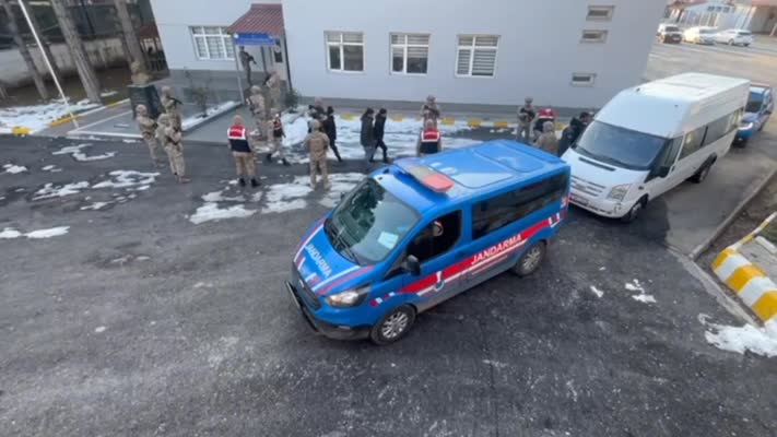 Bitlis’te 24 düzensiz göçmen yakalandı