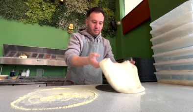 Yöresel tatlarla hazırlanan pizza, altın madalya peşinde