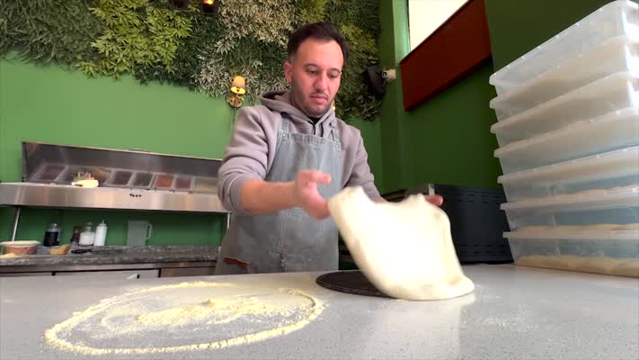 Yöresel tatlarla hazırlanan pizza, altın madalya peşinde