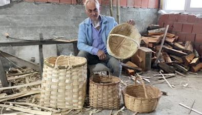 Çocuk yaşta edindiği mesleğini 51 yıldır aralıksız sürdürüyor