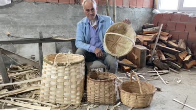 Çocuk yaşta edindiği mesleğini 51 yıldır aralıksız sürdürüyor