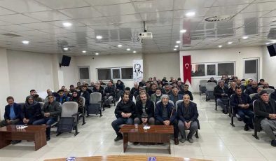 Depremden etkilenen Çermikli çiftçilere ahır desteği
