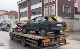 Kontrolden çıkan araç dereye devrildi: Sürücü öldü