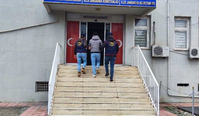 Diyarbakır’da 2 hükümlü ve kasten öldürme zanlısı tutuklandı