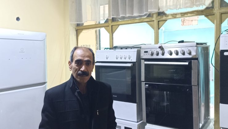 Diyarbakır’da Emeklilik maaşı yetmeyince ikinci el eşya dükkanı açtı