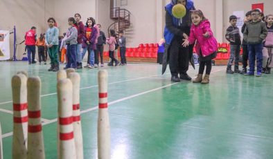 Diyarbakır’da Sıfır atık bilinciyle yapılan oyunlar çocukları sevindiriyor