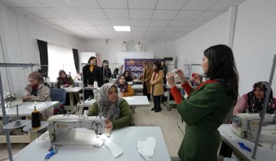 Diyarbakır’da kadınlar için yıkanabilir ped atölyesi açıldı