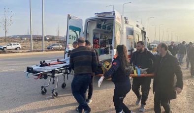 Diyarbakır’da korkutan kaza: Takla atan araçta 3 kişi ağır yaralandı