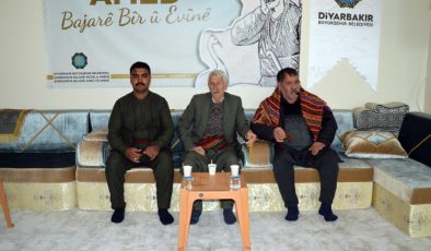 Diyarbakır’da yaşlılar için özel etkinlik Dengbêj dinletisi düzenlendi