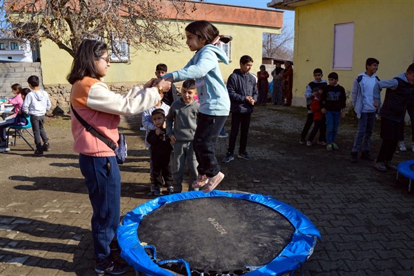 Diyarbakır’da “Çocuklarla Sanat ve Spor Şenliği” düzenlendi
