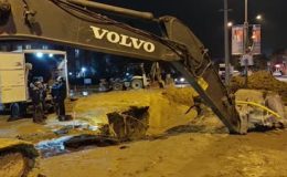 Doğalgaz sızıntısı nedeniyle yol trafiğe kapatıldı
