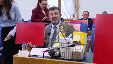 Ekonomi teklifine tartışmalı başlangıç: TBMM’de gergin anlar