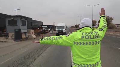 Emniyet ve jandarma bir haftada 2,2 milyon aracı denetledi