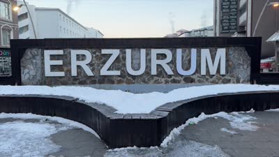 Erzurum’da dondurucu soğuklar hayatı durma noktasına getirdi