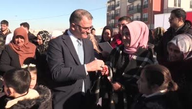 Eşleri vefat eden 51 kadın için yapılan konutlar teslim edildi