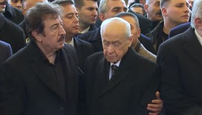 Ferdi Tayfur’a veda: Cenaze törenine yoğun katılım