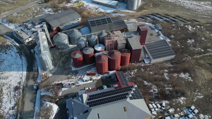 GES ile maliyetleri yarıya düşürdü: Vanlı sanayiciden örnek proje