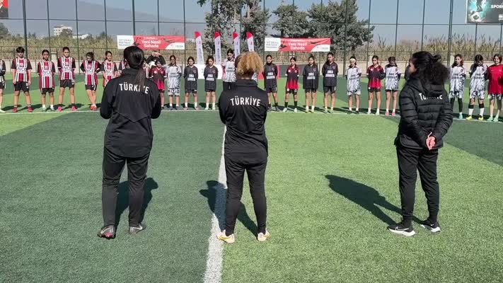 Milli takım seçmelerinde Hataylı genç kızlar yeteneklerini sergiledi
