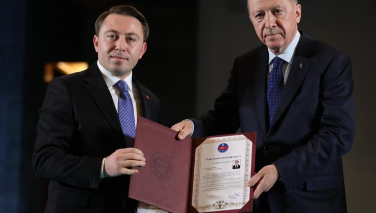 Eğil Kaymakamı Volkan Hülür’e Anlamlı Ödül