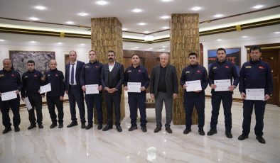 Yangına hızlı müdahale eden itfaiyecilere başarı belgesi verildi