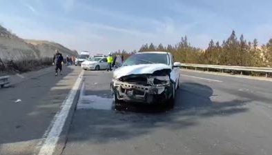 Şanlıurfa’da iki otomobil çarpıştı: 10 yaralı, 1’i ağır