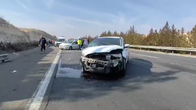 Şanlıurfa’da iki otomobil çarpıştı: 10 yaralı, 1’i ağır