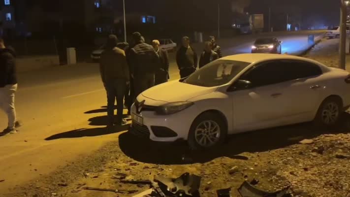 İki otomobilin çarpıştığı kazada 5 kişi yaralandı