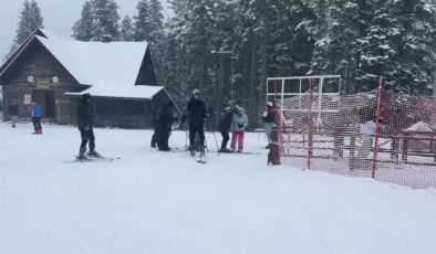Ilgaz Dağı’nda kar yağışı ve sis etkili oluyor