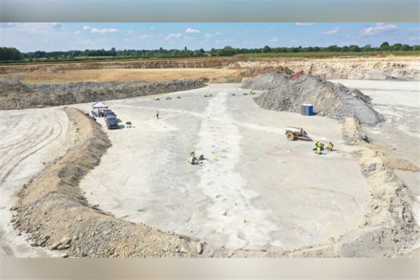 İngiltere’de 166 milyon yıllık dinozor izleri keşfedildi