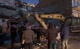 İnşaat çalışması faciaya neden oldu: 3 katlı bina çöktü