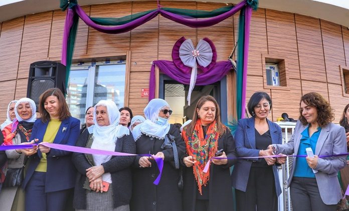 Kadın Eserleri Kütüphanesi açıldı