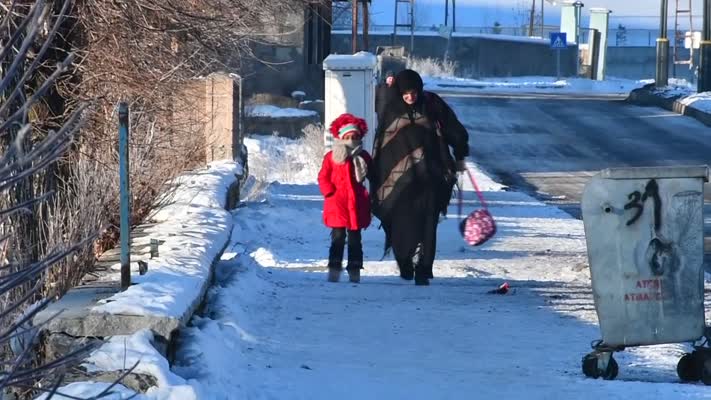 Kar yerini ayaza bıraktı, Kars buz tuttu
