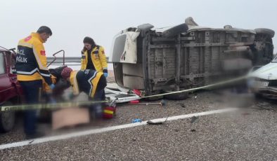 Kırşehir’de sisli yolda kaza: 3 ölü, 21 yaralı