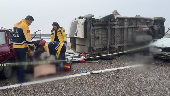 Kırşehir’de sisli yolda kaza: 3 ölü, 21 yaralı