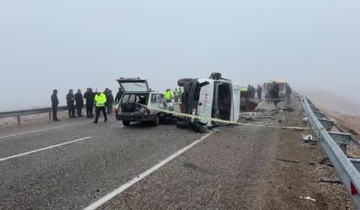 Kırşehir’de zincirleme kazada 2 ölü, 15 yaralı