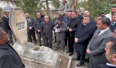 Kudüs şairi Mehmet Akif İnan, mezarı başında anıldı