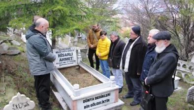 Kütahya türkülerinin babası Hisarlı Ahmet, mezarı başında anıldı