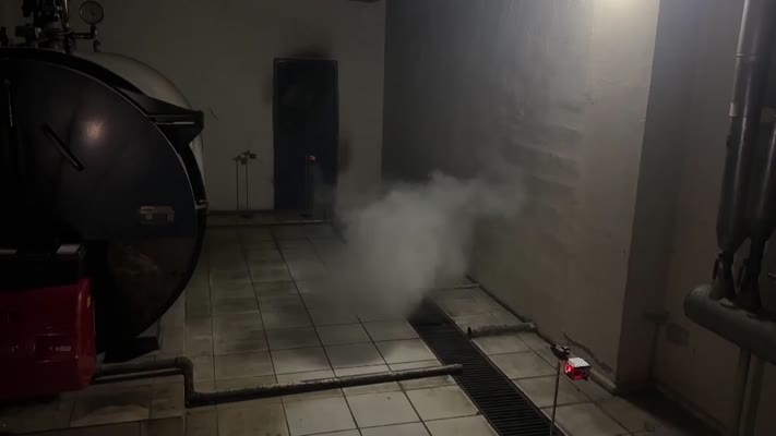Lise öğrencileri kapalı alanlardaki yangınlarda lazerle çıkışı gösteren cihaz geliştirdi