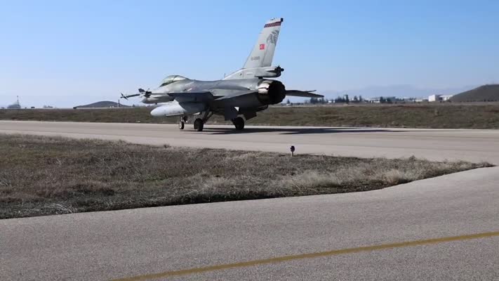 MSB’den Karadeniz semalarından F-16 eğitim uçuşu paylaşımı