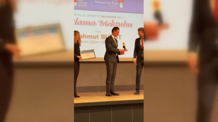 Mardin’de beden eğitimi öğretmeni Türkiye Fair Play Ödülü aldı