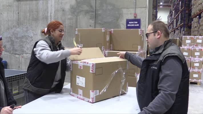 Milli yüzücülerden etkilenerek başladığı yüzmede 35 madalya kazandı