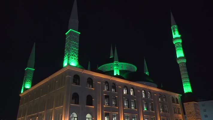 Diyarbakır ve çevre illerde Miraç Kandili idrak edildi