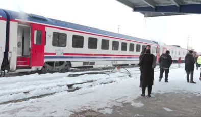 Turistik Doğu Ekspresi’nde duman paniği Erzurum’da yaşandı