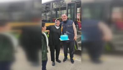Otobüs şoförüne eşinden sürpriz doğum günü kutlaması