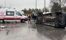 Otomobil ile ambulansın çarpıştığı kazada 4 kişi yaralandı