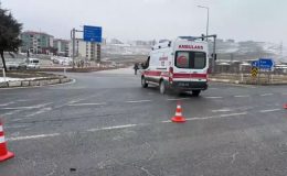 Otomobil ile panelvanın çarpıştığı kazada 3 kişi yaralandı