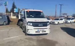 Otomobille kamyonetin çarpışması sonucu 5 kişi yaralandı