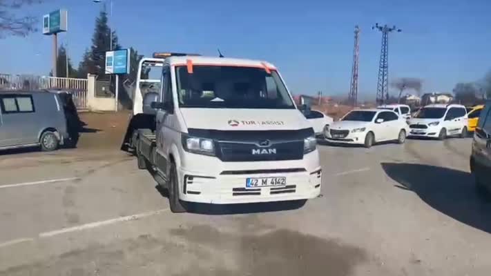 Otomobille kamyonetin çarpışması sonucu 5 kişi yaralandı