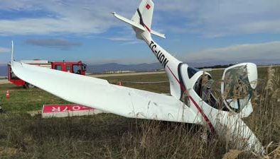 Pistten çıkan eğitim uçağının pilotu yaralandı